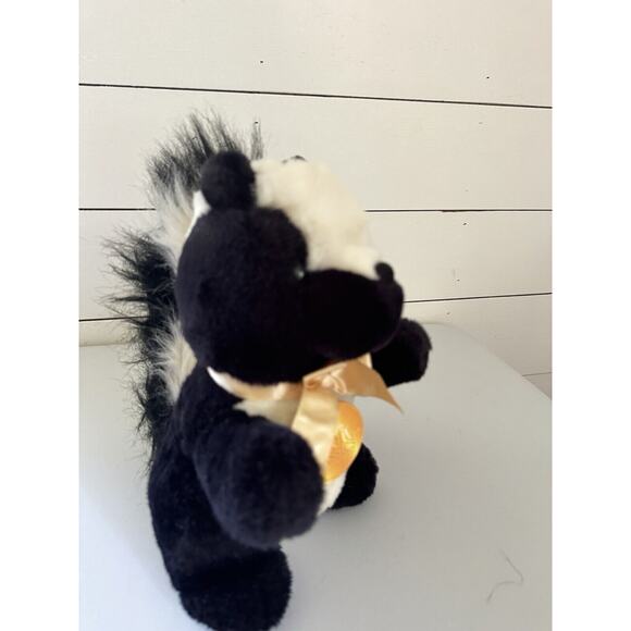 Vintage 1995 Soft Classics Plush Skunk Stuffed Animal Toy 12in-Toys R Us - Picture 5 of 10